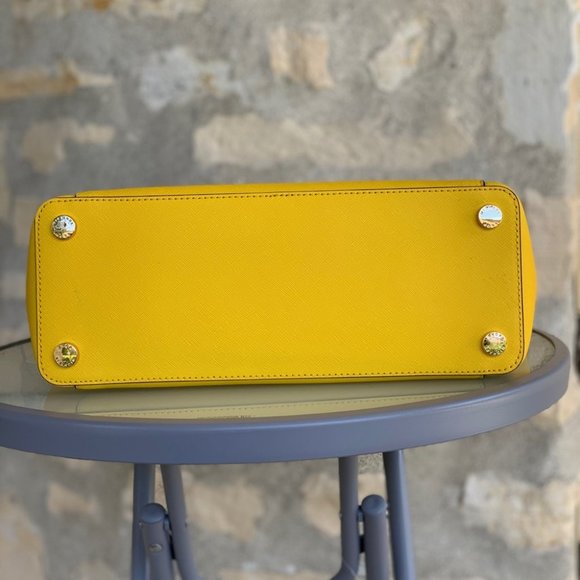 NWT Michael Kors Large Ciara tote handbag yellow - Picture 3 of 6